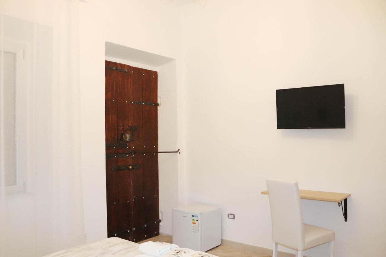 Clelia'S Boutique Rooms & Suites La Maddalena  Bagian luar foto