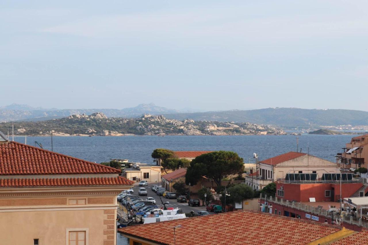 Clelia'S Boutique Rooms & Suites La Maddalena  Bagian luar foto