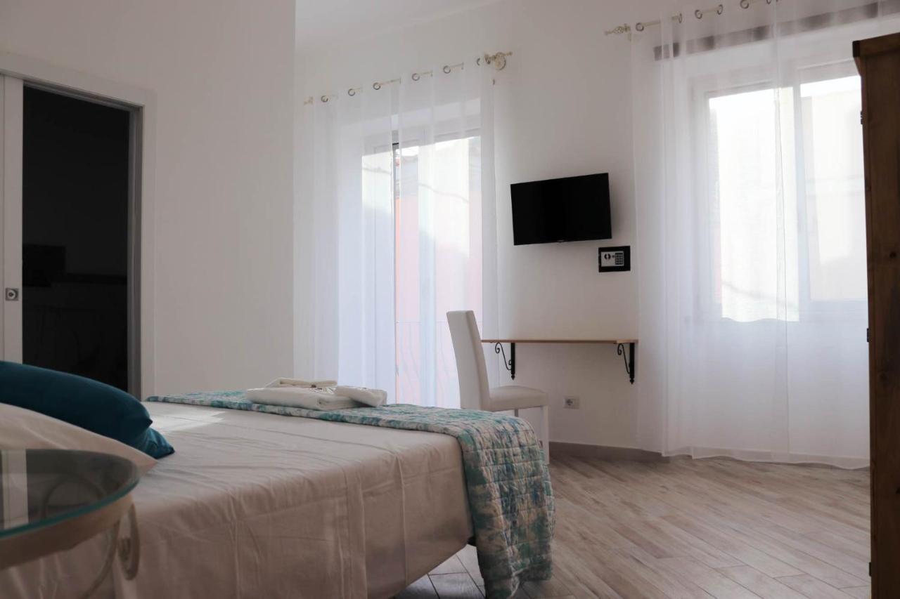 Clelia'S Boutique Rooms & Suites La Maddalena  Bagian luar foto