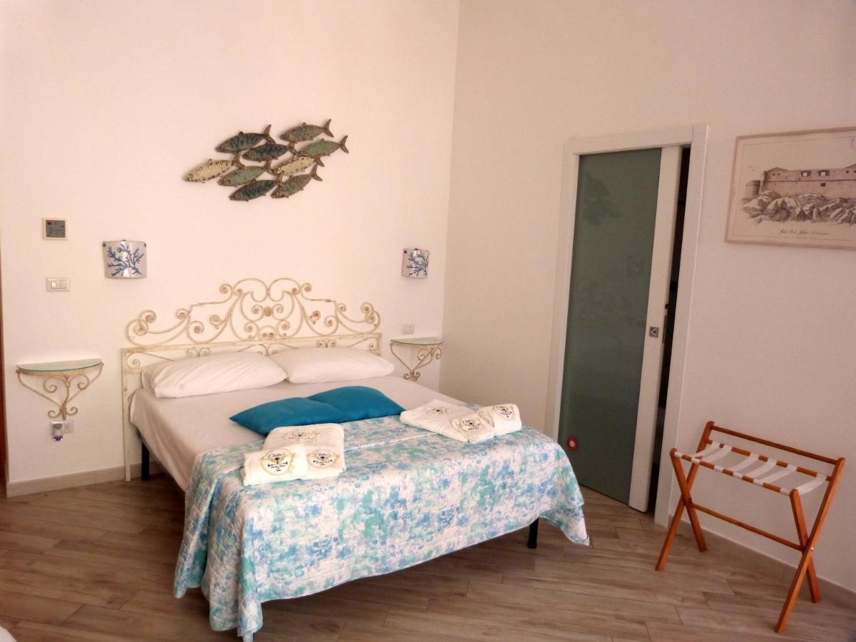 Clelia'S Boutique Rooms & Suites La Maddalena  Bagian luar foto