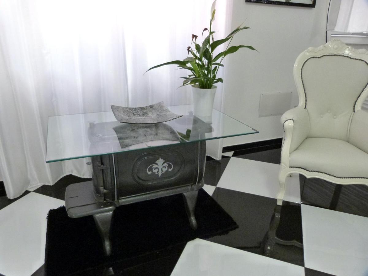 Clelia'S Boutique Rooms & Suites La Maddalena  Bagian luar foto