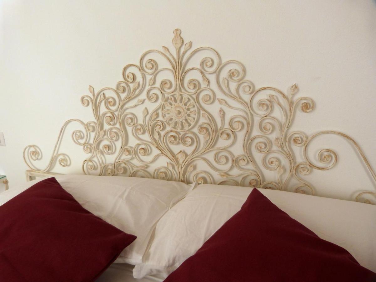 Clelia'S Boutique Rooms & Suites La Maddalena  Bagian luar foto