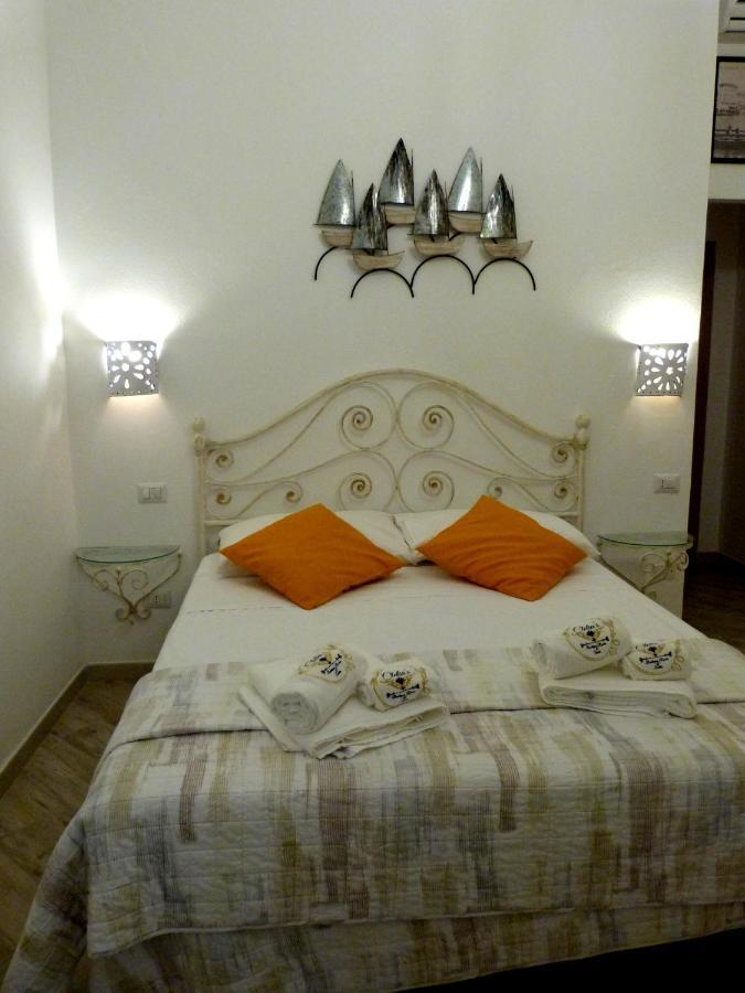 Clelia'S Boutique Rooms & Suites La Maddalena  Bagian luar foto
