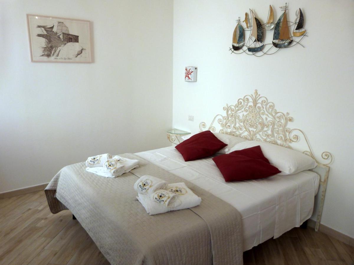 Clelia'S Boutique Rooms & Suites La Maddalena  Bagian luar foto
