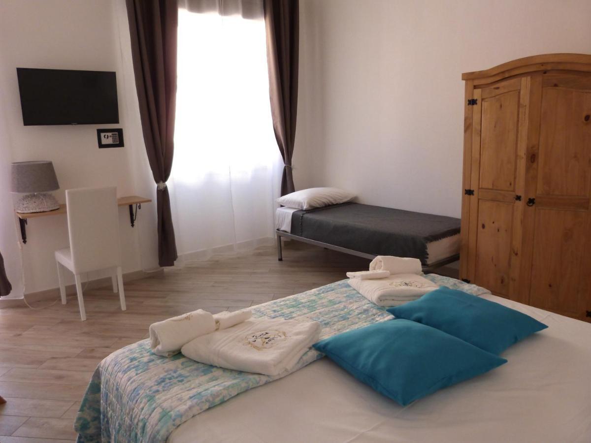 Clelia'S Boutique Rooms & Suites La Maddalena  Bagian luar foto